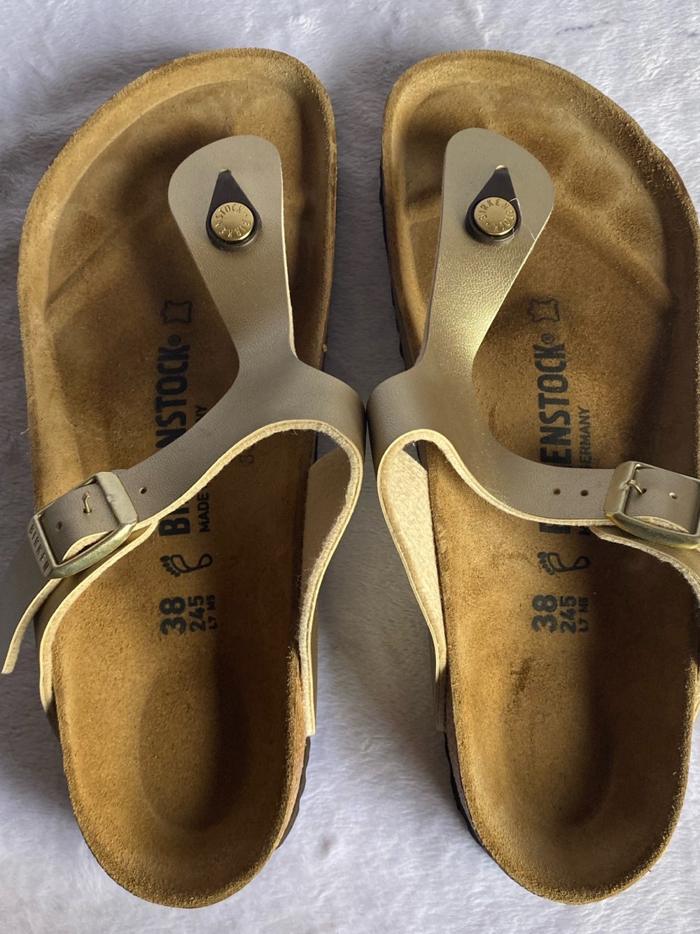 Birkenstock Gizeh Gold Leather Thong Sandals Women’s 38 US 7-7.5 - Picture 8 of 10